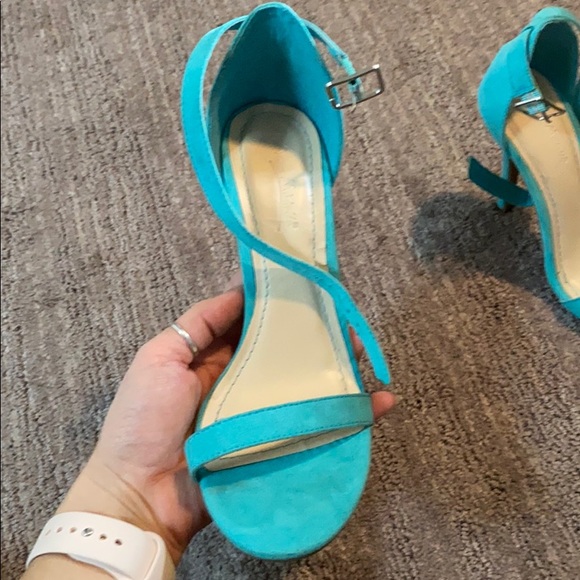 High heels - Picture 2 of 3